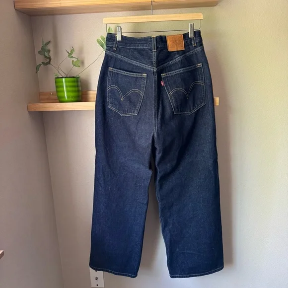 Levi’s High Loose Wide leg Jean - Picture 2 of 3